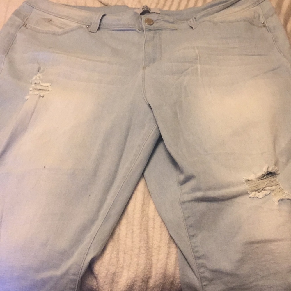 Faded denim capris